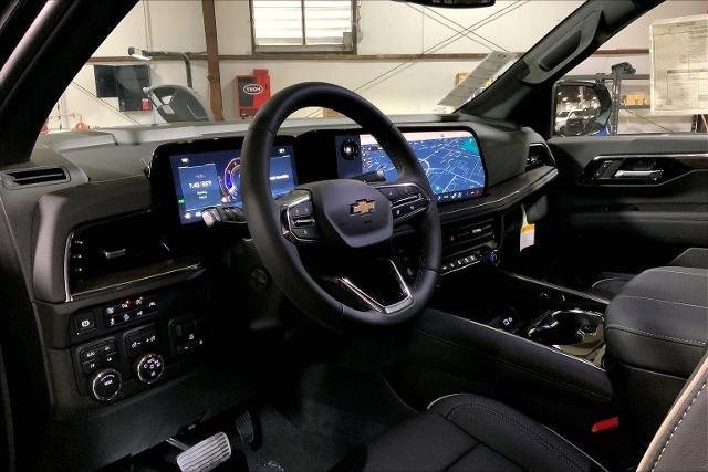 2025 Chevrolet Suburban Vehicle Photo in KANSAS CITY, MO 64114-4502