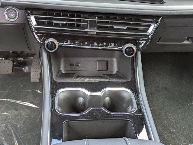 2025 Chevrolet Traverse Vehicle Photo in BRUNSWICK, GA 31525-1881