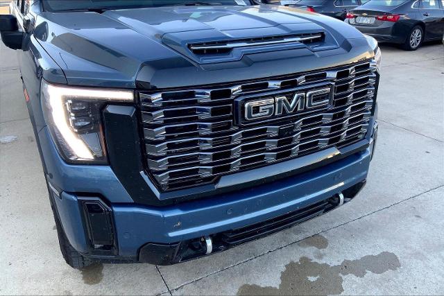 2025 GMC Sierra 2500 HD Vehicle Photo in TOPEKA, KS 66609-0000