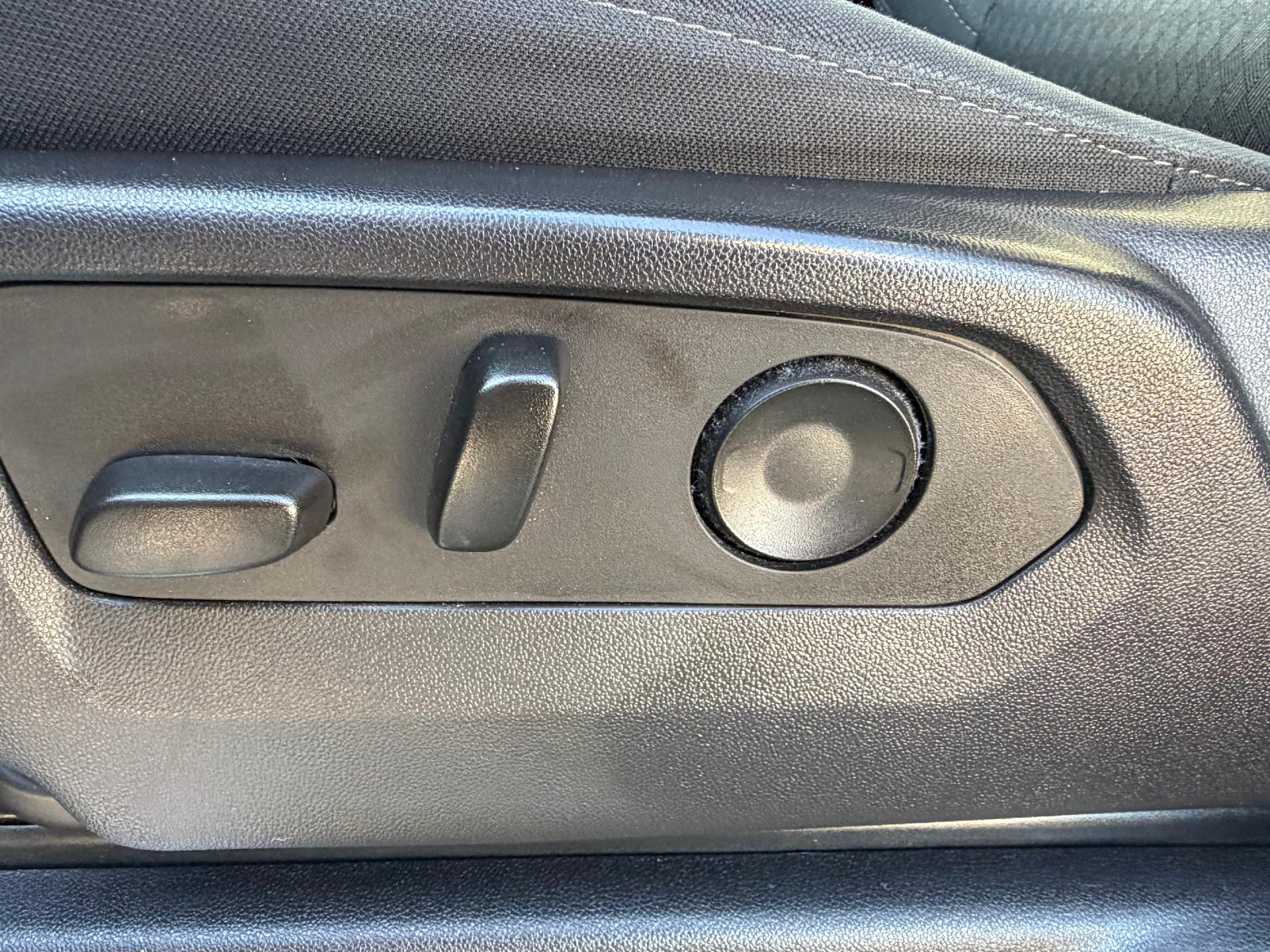 2022 Chevrolet Silverado 1500 photo 28 of 33