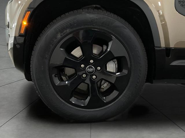 2025 Defender Vehicle Photo in Appleton, WI 54913