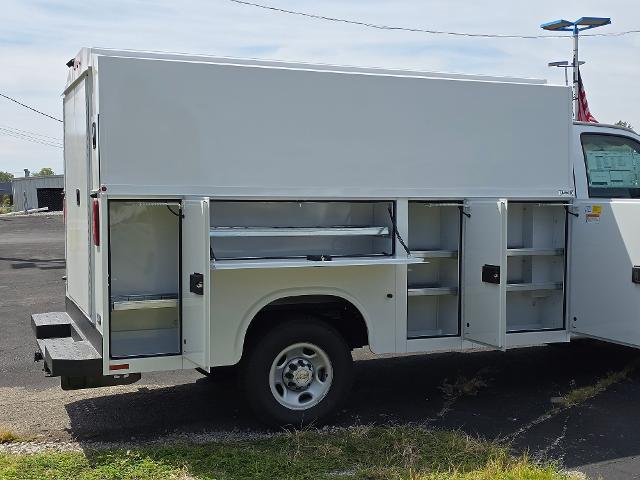 2025 Chevrolet Express Commercial Cutaway Vehicle Photo in INDEPENDENCE, MO 64055-1314
