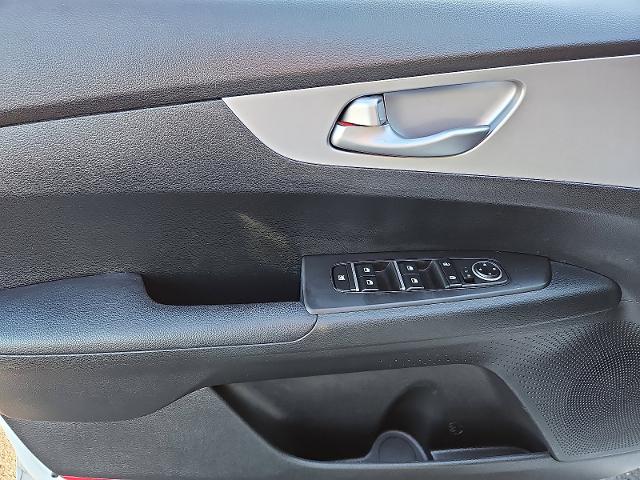 2023 Kia Forte Vehicle Photo in TREVOSE, PA 19053-4984