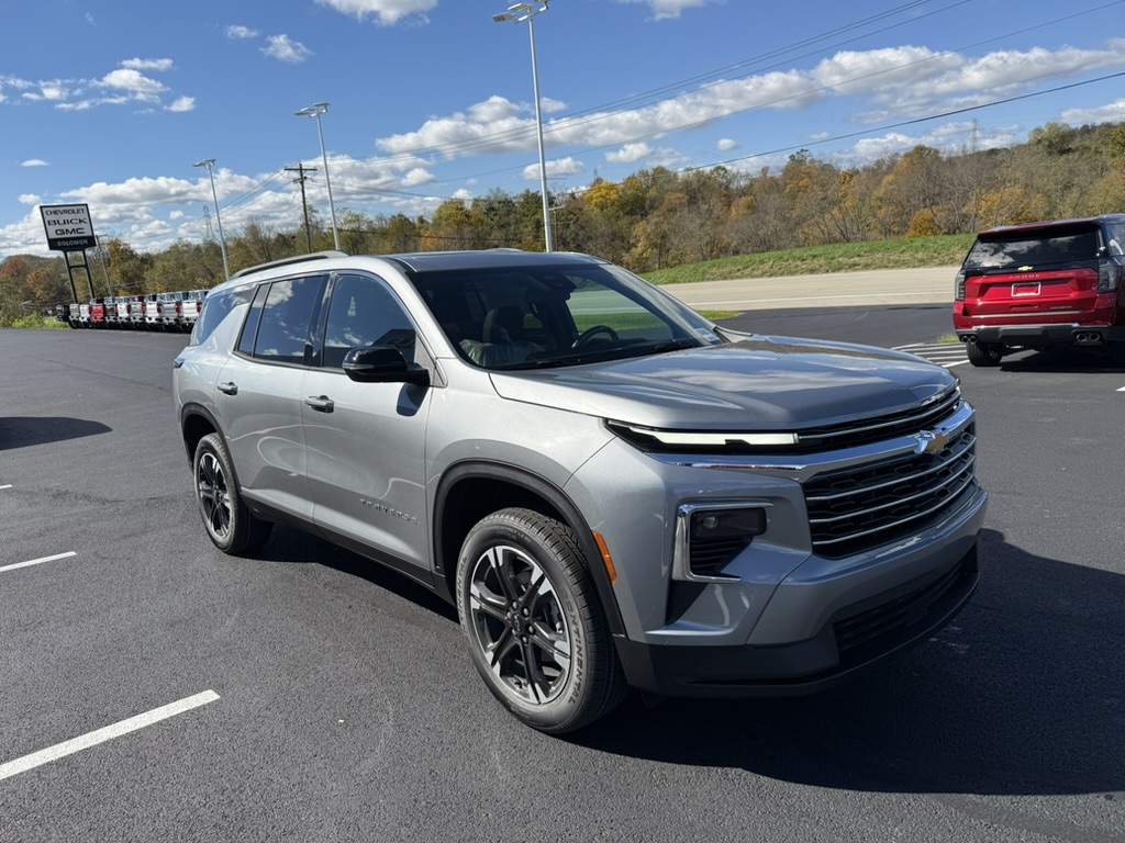 2027 Chevrolet Traverse photo 7 of 10