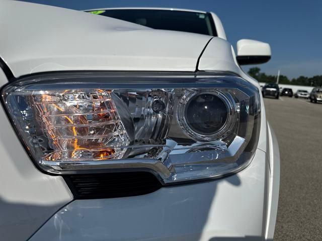 2022 Toyota Tacoma 2WD Vehicle Photo in Jonesboro, AR 72404
