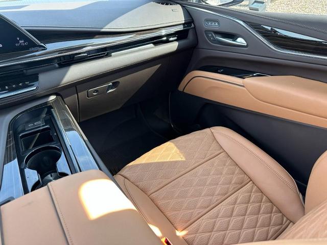 2024 Cadillac Escalade Vehicle Photo in COLUMBIA, MO 65203-3903