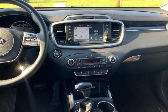 2019 Kia Sorento Vehicle Photo in TOPEKA, KS 66609-0000