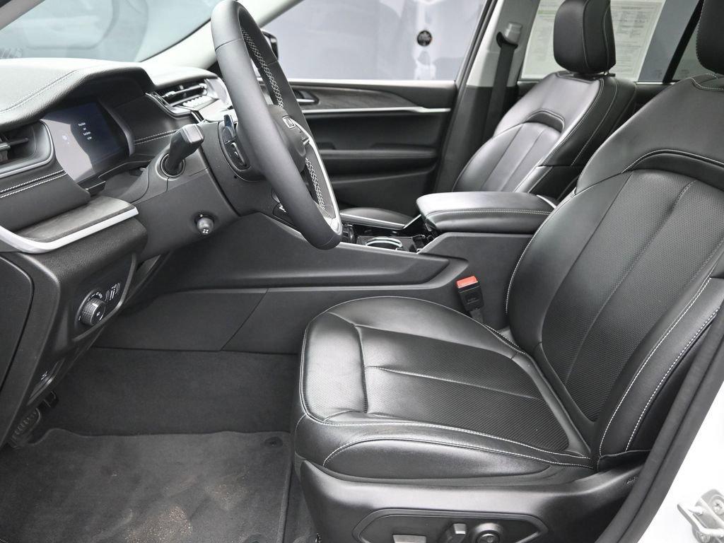 2023 Jeep Grand Cherokee Vehicle Photo in Cedar Rapids, IA 52402