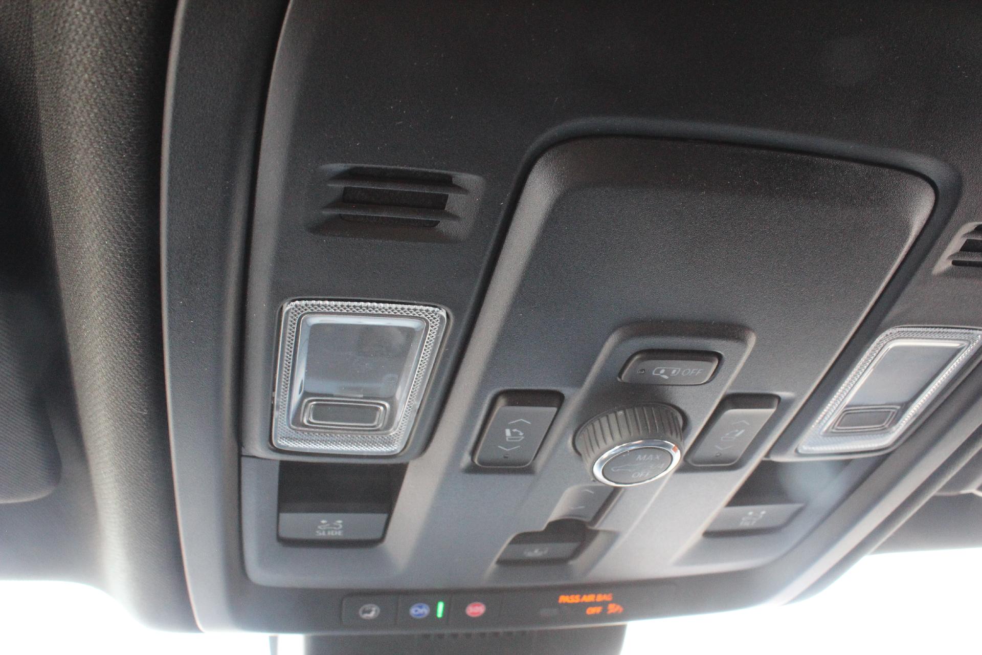 2025 GMC Yukon XL Vehicle Photo in AURORA, CO 80012-4011
