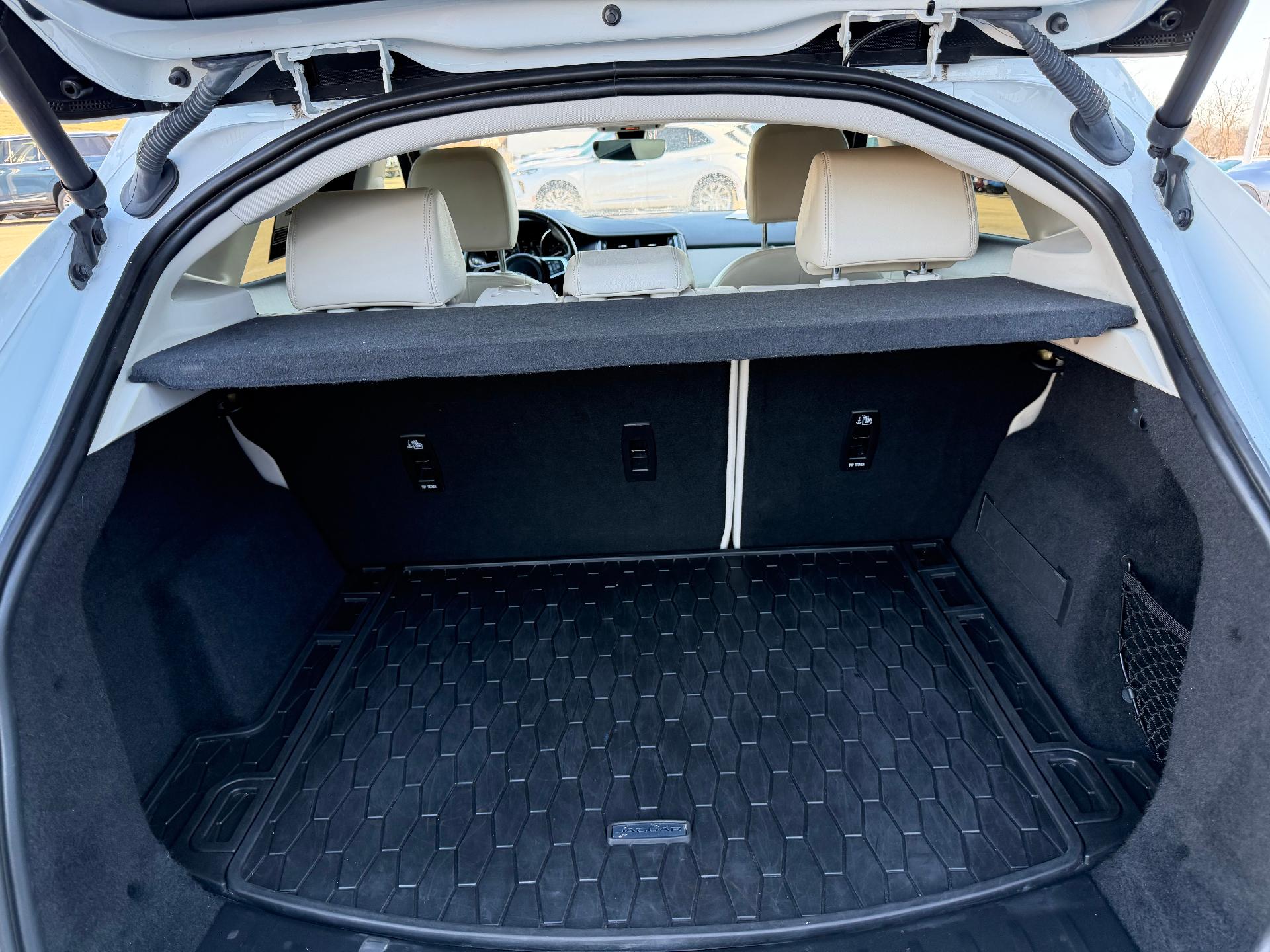 2020 Jaguar E-PACE P250 AWD Automatic - 11