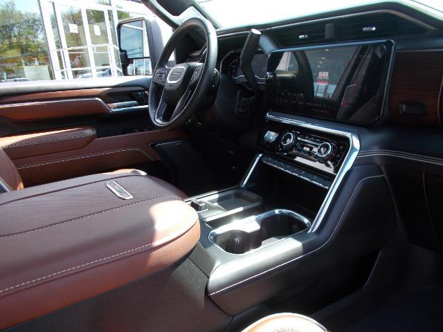 2024 GMC Sierra 3500 HD Vehicle Photo in LOWELL, MA 01852-4336