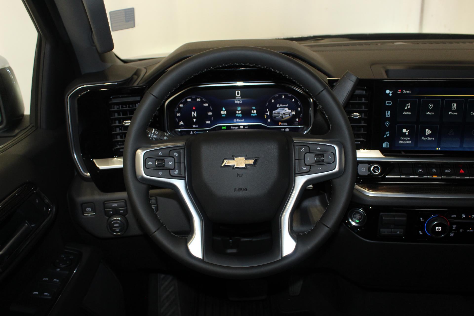 2025 Chevrolet Silverado 1500 Vehicle Photo in NORTHAMPTON, MA 01060-1120