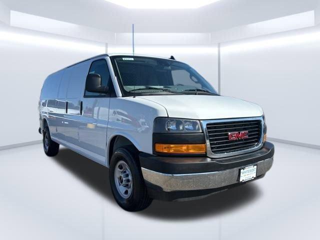 2025 GMC Savana Cargo 3500 Vehicle Photo in SAINT CLAIRSVILLE, OH 43950-8512