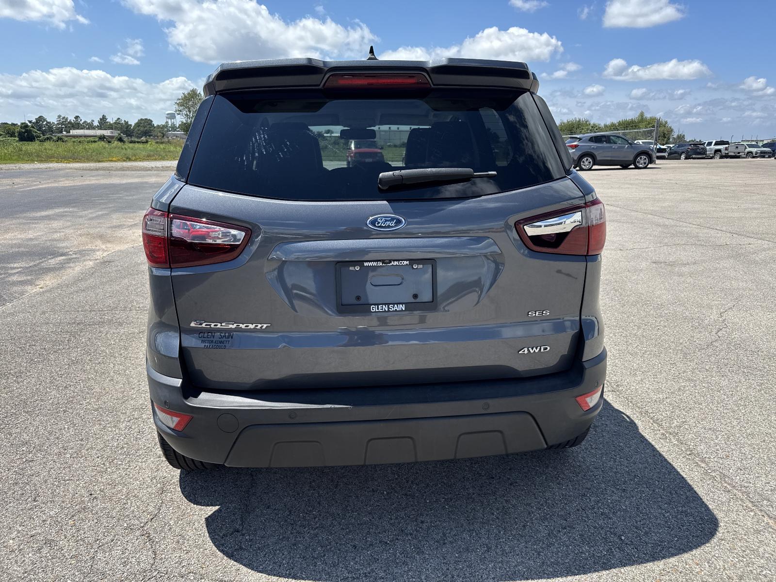 View vehicle photo 4