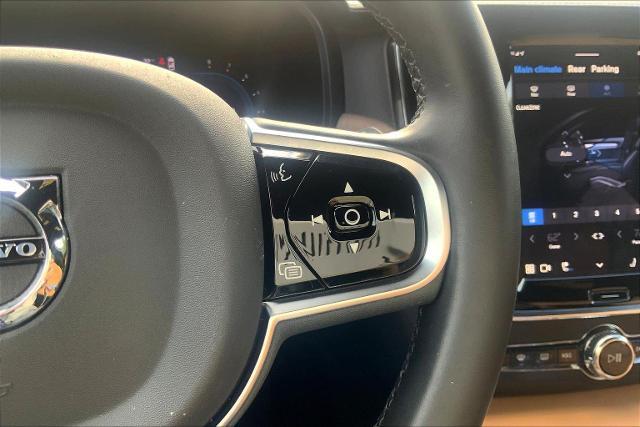 2025 Volvo V90 Cross Country Vehicle Photo in KANSAS CITY, MO 64114-4545