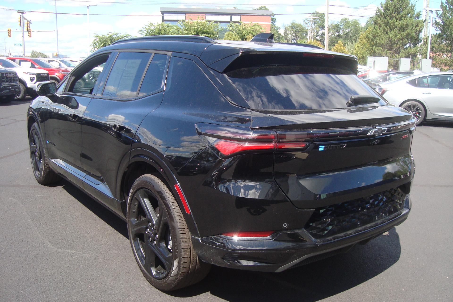 2025 Chevrolet Equinox EV Vehicle Photo in PORTSMOUTH, NH 03801-4196