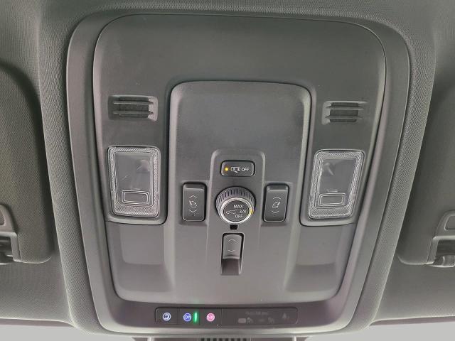 2025 GMC Yukon Vehicle Photo in NEENAH, WI 54956-2243