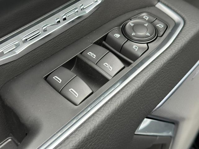 2026 GMC Sierra 1500 Vehicle Photo in COLUMBIA, MO 65203-3903