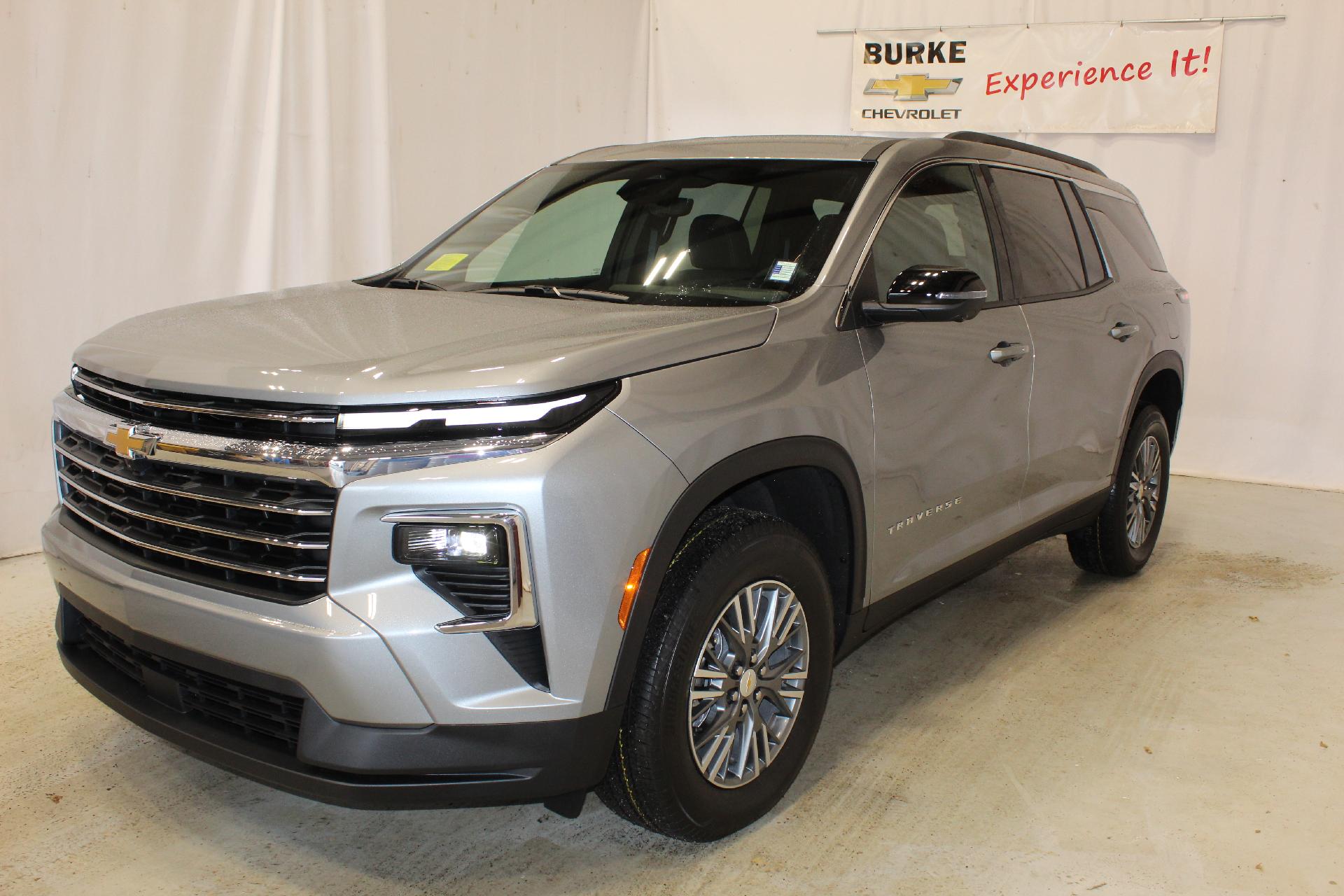 2026 Chevrolet Traverse Vehicle Photo in NORTHAMPTON, MA 01060-1120