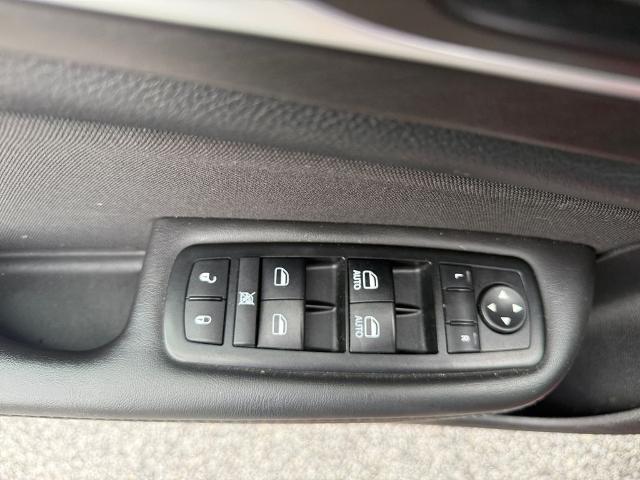 2015 Chrysler 200 Vehicle Photo in Statesboro, GA 30458