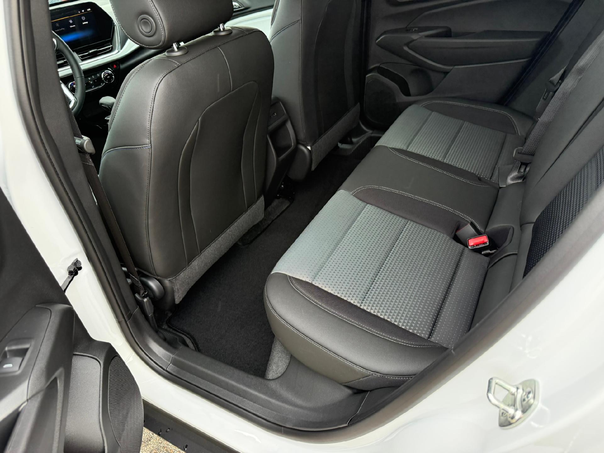 2026 Chevrolet Trax LT - 9