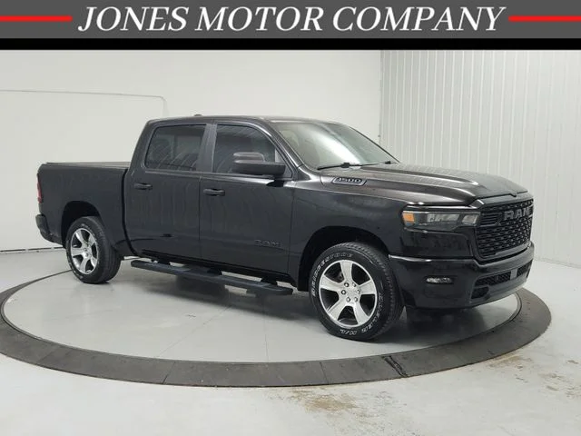2025 Ram 1500 Vehicle Photo in Savannah, TN 38372