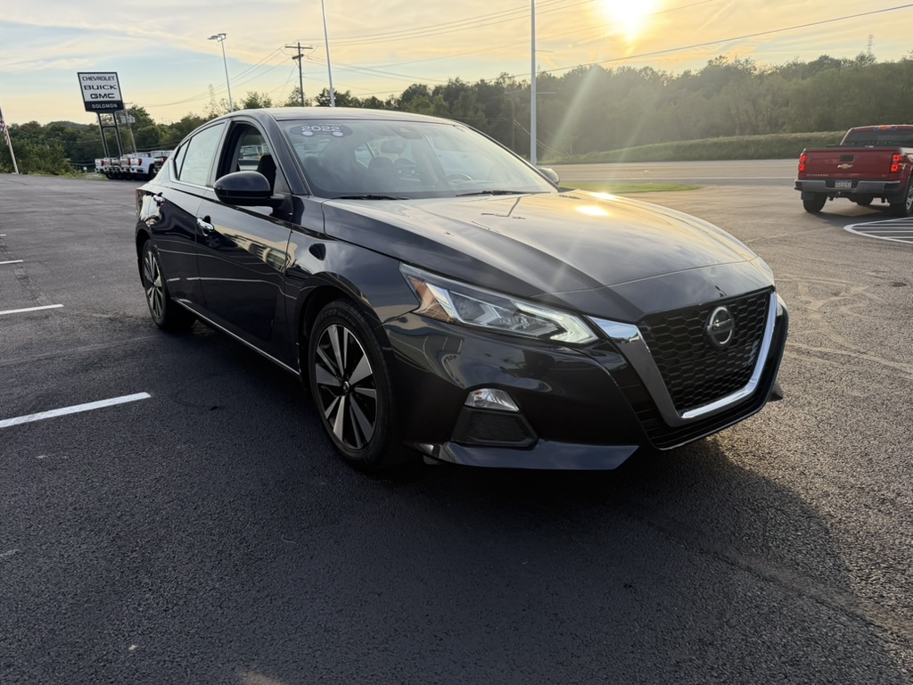2022 Nissan Altima photo 8 of 33