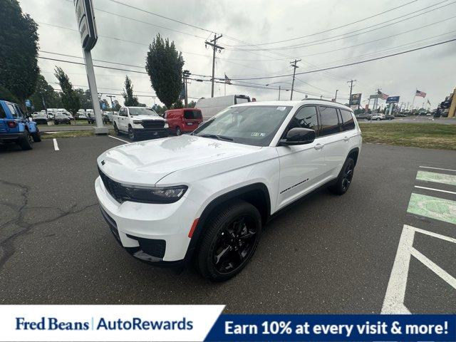 2025 Jeep Grand Cherokee L Vehicle Photo in Doylsetown, PA 18901