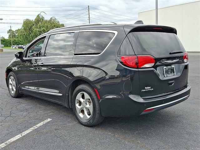 2017 Chrysler Pacifica Vehicle Photo in LANCASTER, PA 17601-0000