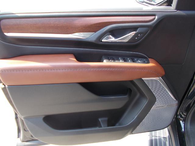 2023 GMC Yukon XL Vehicle Photo in LOWELL, MA 01852-4336