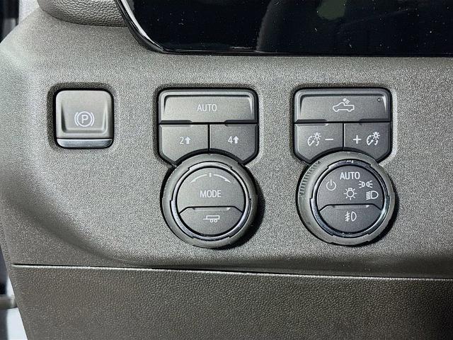 2025 Chevrolet Silverado 1500 Vehicle Photo in PUYALLUP, WA 98371-4149