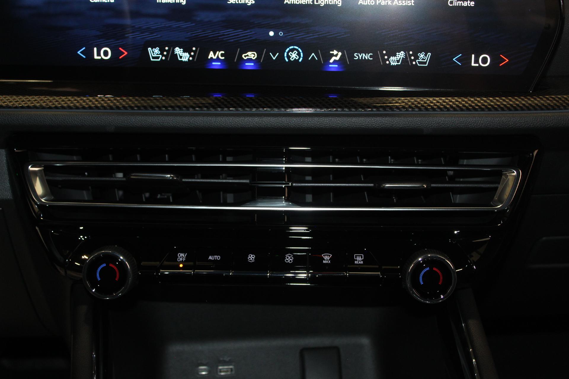 2026 Chevrolet Traverse Vehicle Photo in NORTHAMPTON, MA 01060-1120