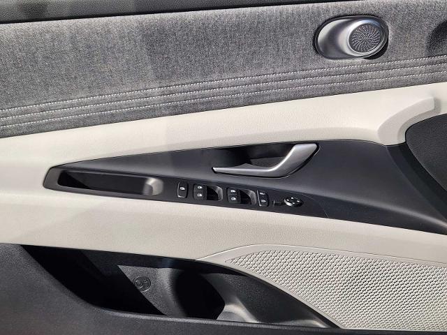 2025 Hyundai ELANTRA Vehicle Photo in DENTON, TX 76210-9321