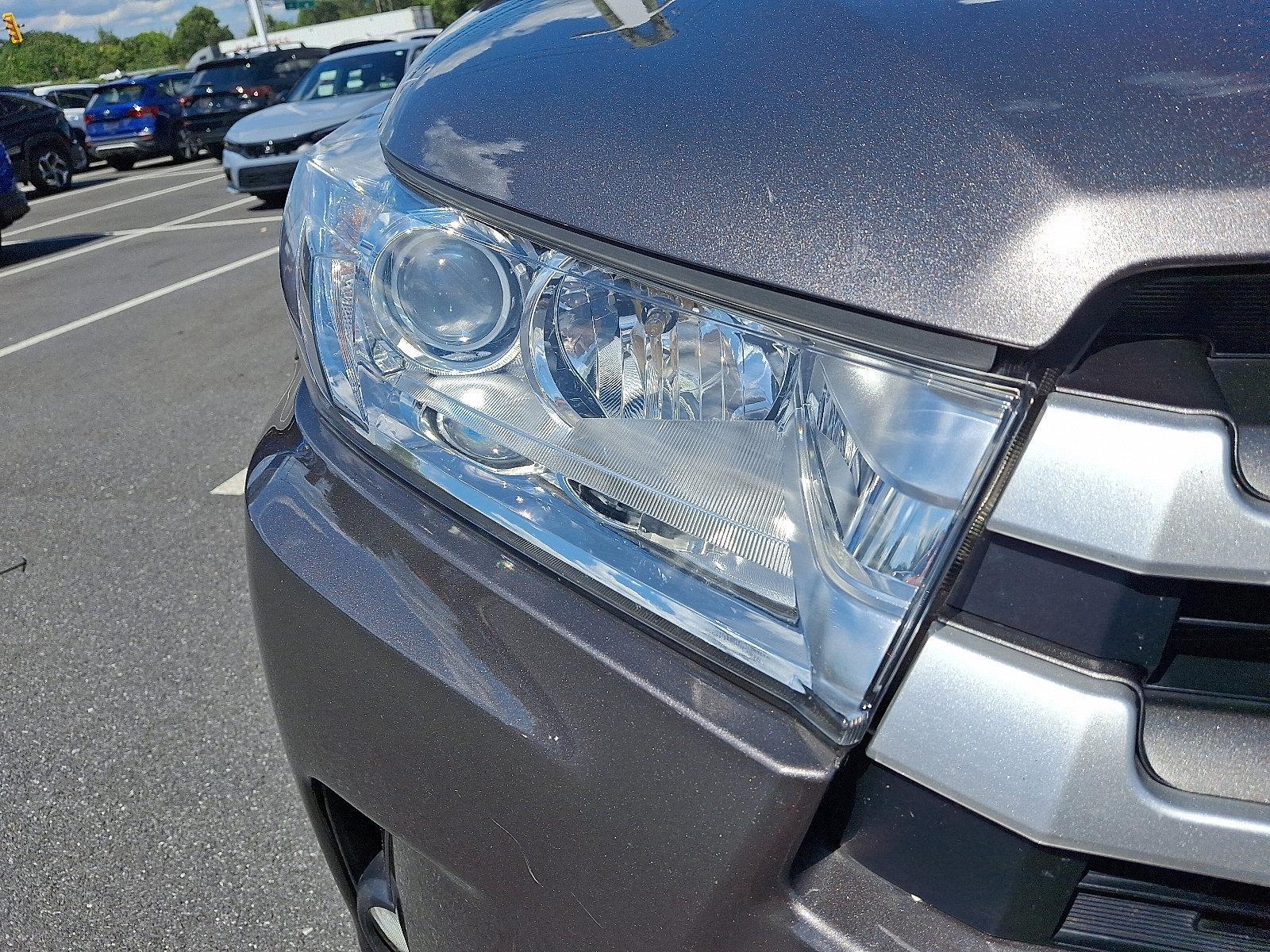 2019 Toyota Highlander Vehicle Photo in Harrisburg, PA 17111