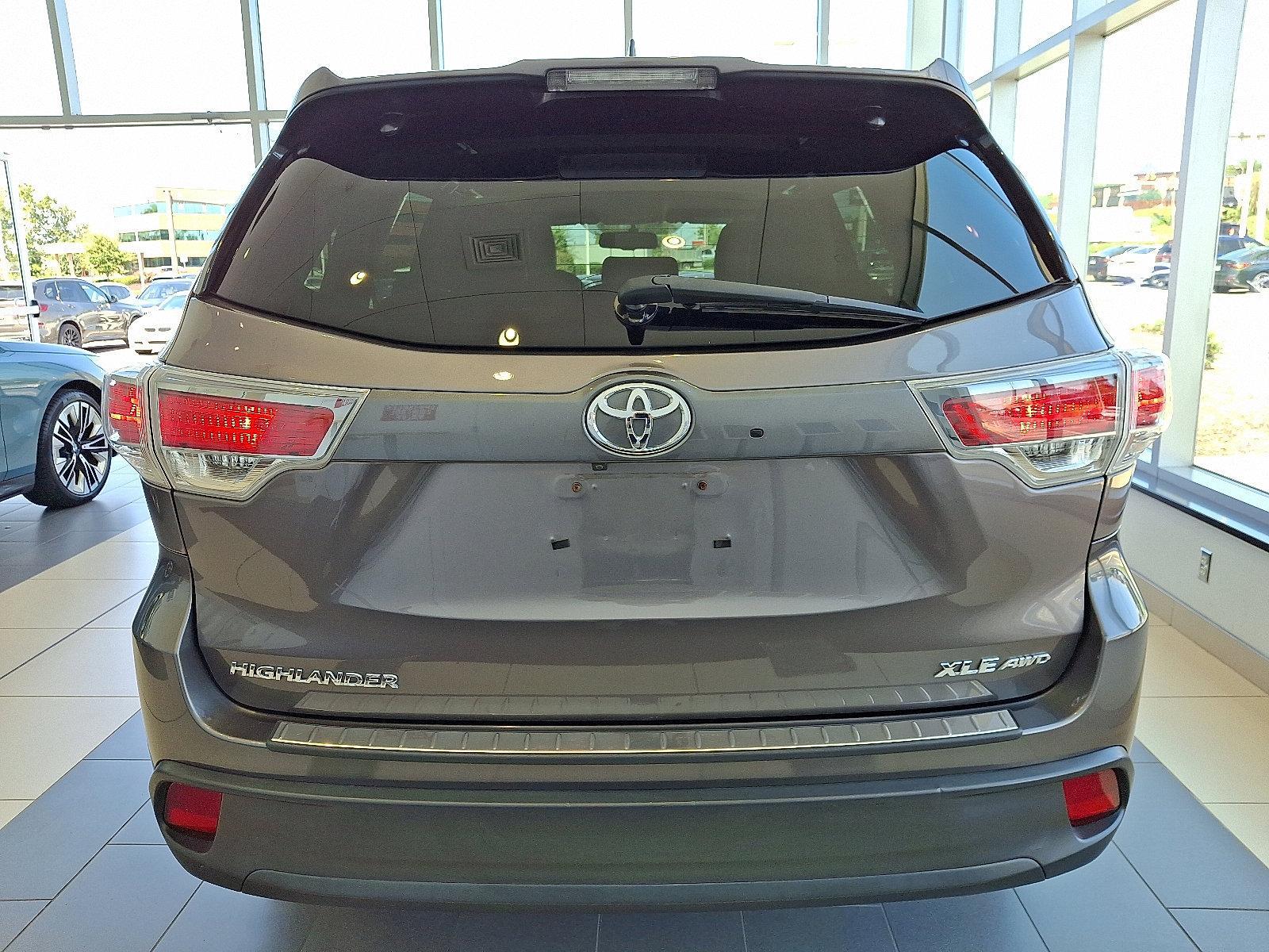 2016 Toyota Highlander Vehicle Photo in Lancaster, PA 17601