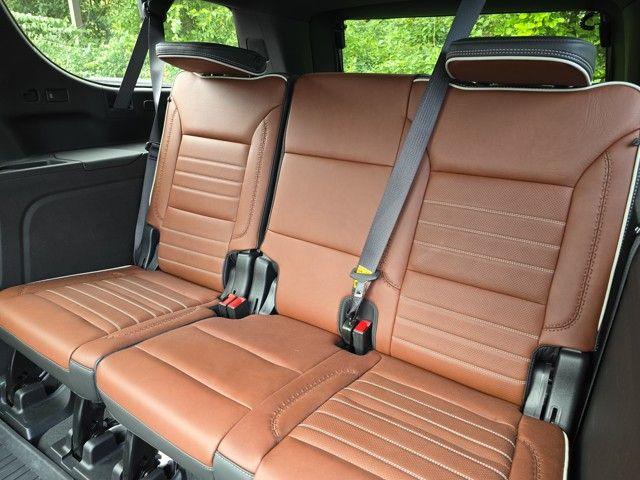 2024 GMC Yukon XL Vehicle Photo in Pleasant Hills, PA 15236