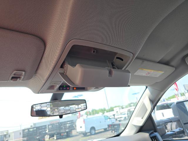 2024 Chevrolet Silverado Chassis Cab Vehicle Photo in INDEPENDENCE, MO 64055-1314