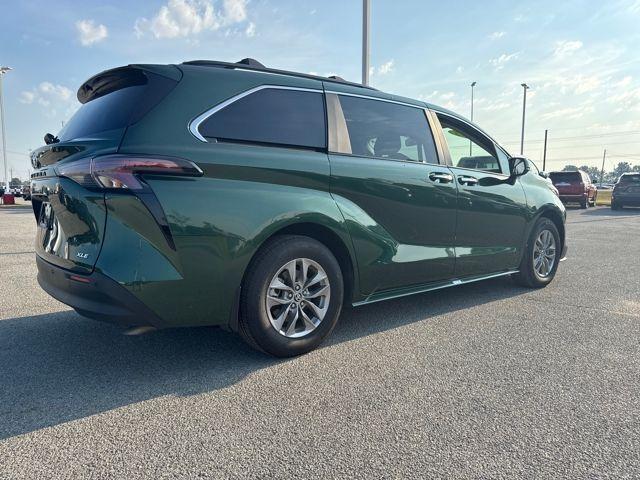 2025 Toyota Sienna Vehicle Photo in Jonesboro, AR 72404
