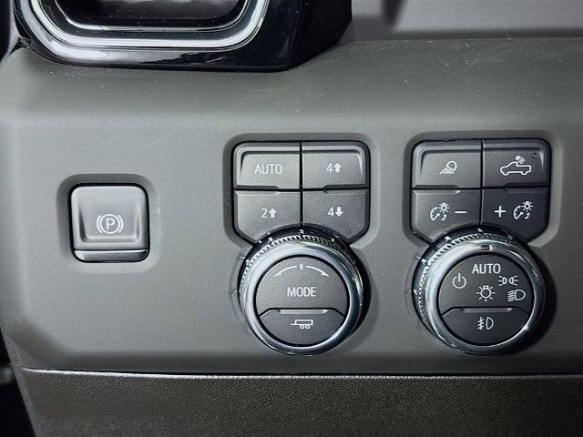 2025 GMC Sierra 2500 HD Vehicle Photo in PUYALLUP, WA 98371-4149