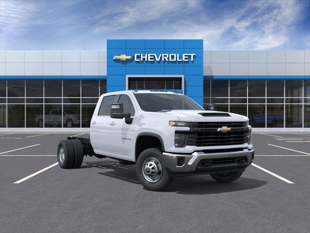 2025 Chevrolet Silverado 3500 HD Chassis Cab Vehicle Photo in FAIRFIELD, CT 06824-6048