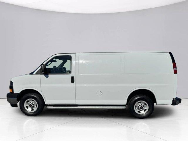 2023 GMC Savana Cargo Van Vehicle Photo in LEOMINSTER, MA 01453-2952