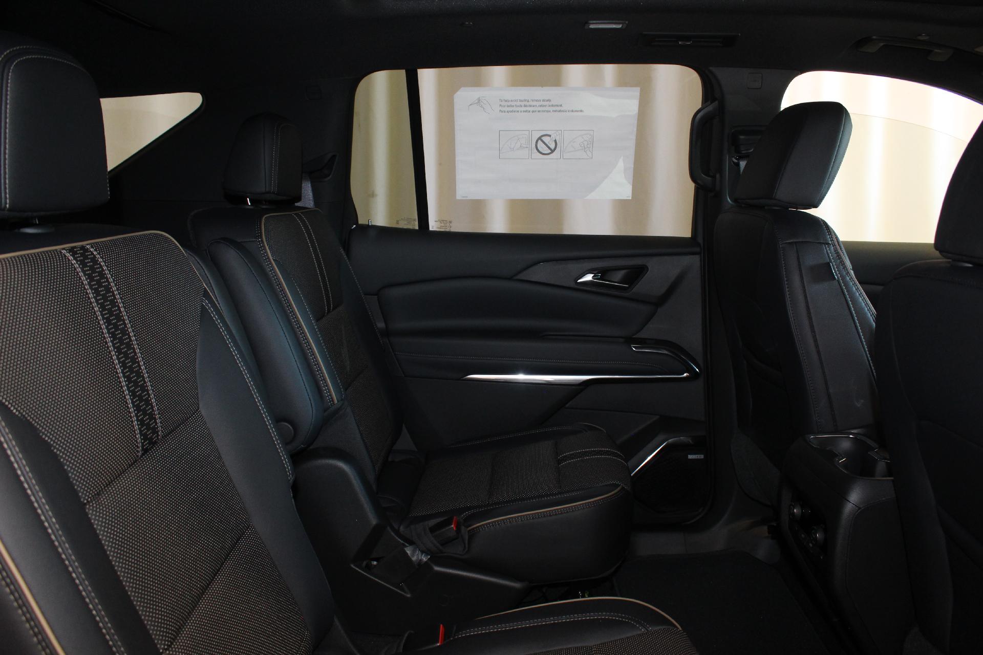 2026 Chevrolet Traverse Vehicle Photo in NORTHAMPTON, MA 01060-1120