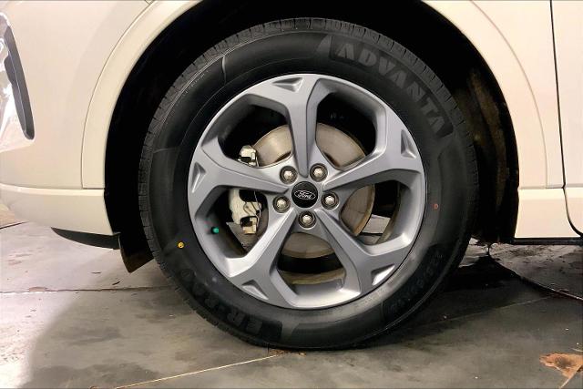 2023 Ford Escape Vehicle Photo in KANSAS CITY, MO 64114-4502