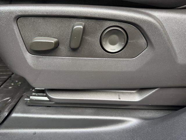 2024 GMC HUMMER EV SUV Vehicle Photo in LEOMINSTER, MA 01453-2952