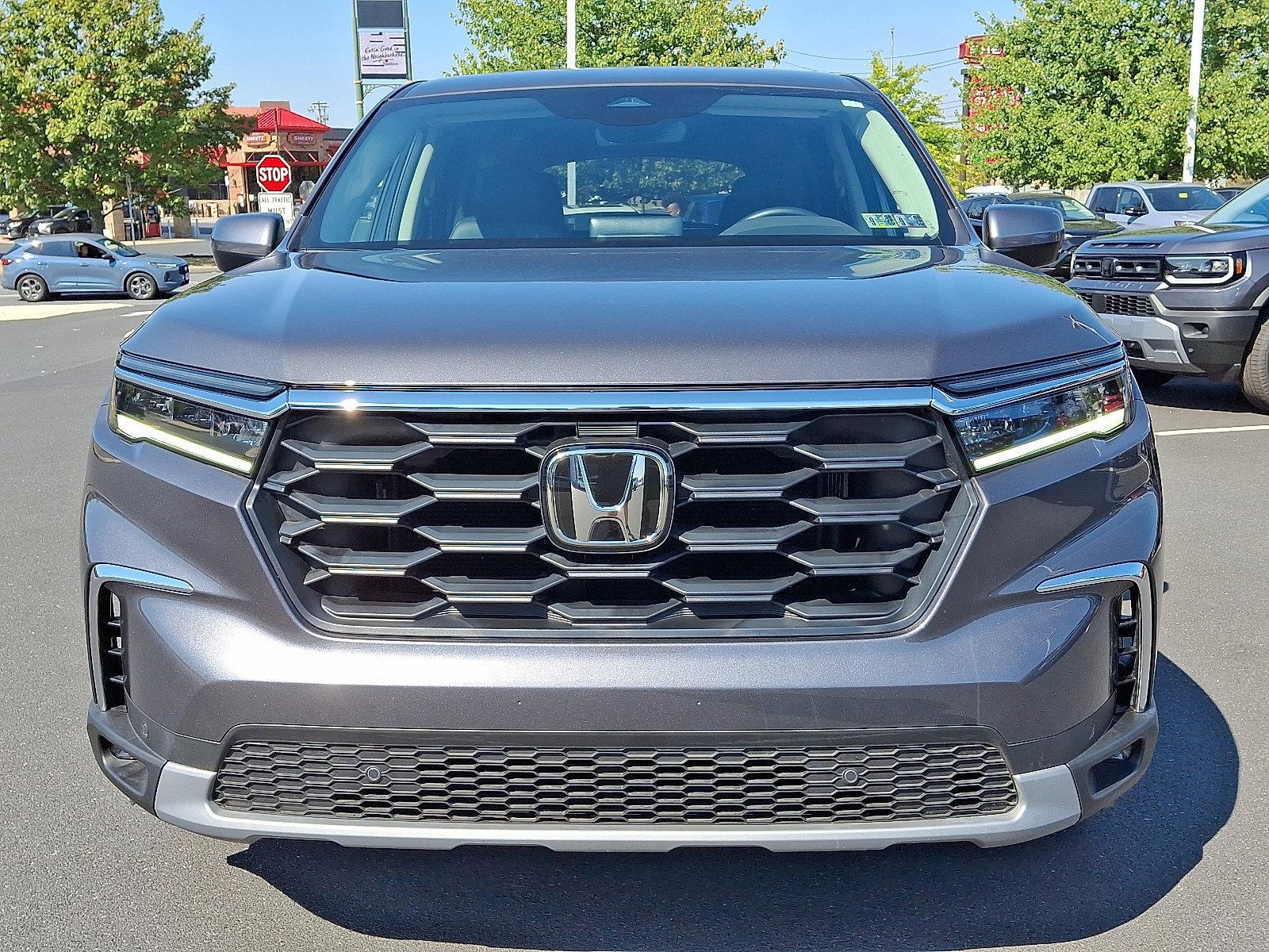 2025 Honda Pilot Vehicle Photo in Harrisburg, PA 17111