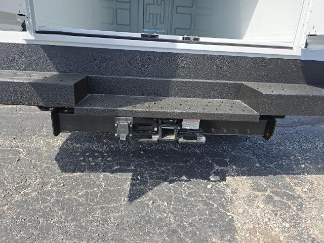 2025 Chevrolet Express Commercial Cutaway Vehicle Photo in INDEPENDENCE, MO 64055-1314