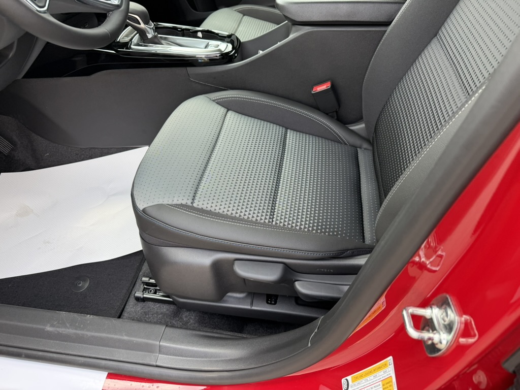 2026 Chevrolet Trax LT - 11