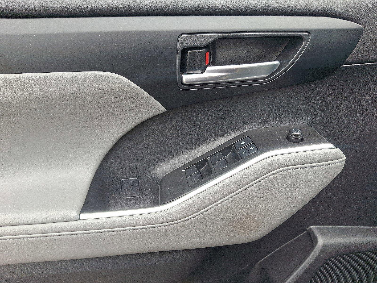 2020 Toyota Highlander Vehicle Photo in Harrisburg, PA 17111
