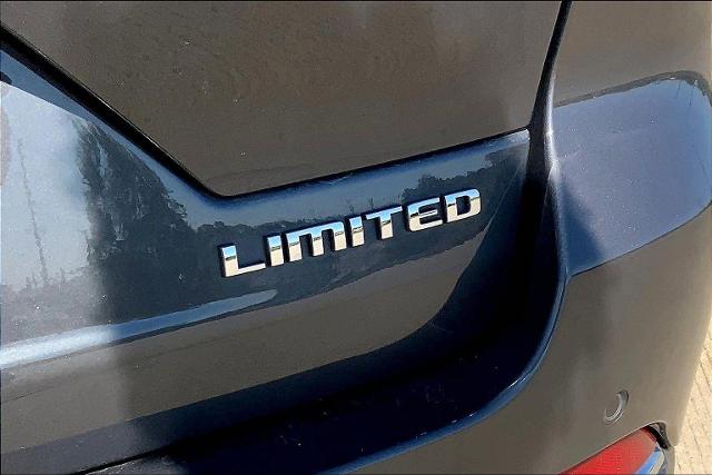 2022 Jeep Grand Cherokee Vehicle Photo in TOPEKA, KS 66609-0000