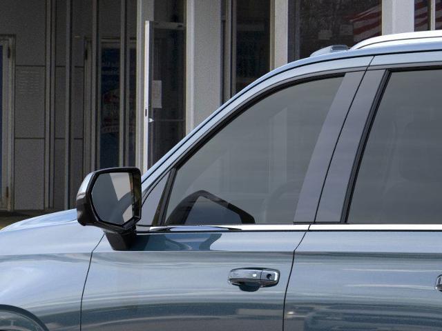 2025 Chevrolet Suburban Vehicle Photo in INDEPENDENCE, MO 64055-1314